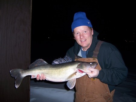 Darlis with 29 inch walleye