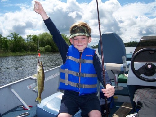 scott-with-a-nice-walleye.jpg