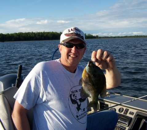 terry-with-a-nice-bluegill.jpg